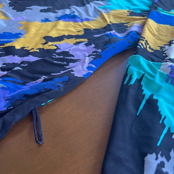 ☎️ BCBG MAX AZRIA Multicolor Watercolor Paint Splatter Adjustable Sleeve Dress - Picture 5 of 9